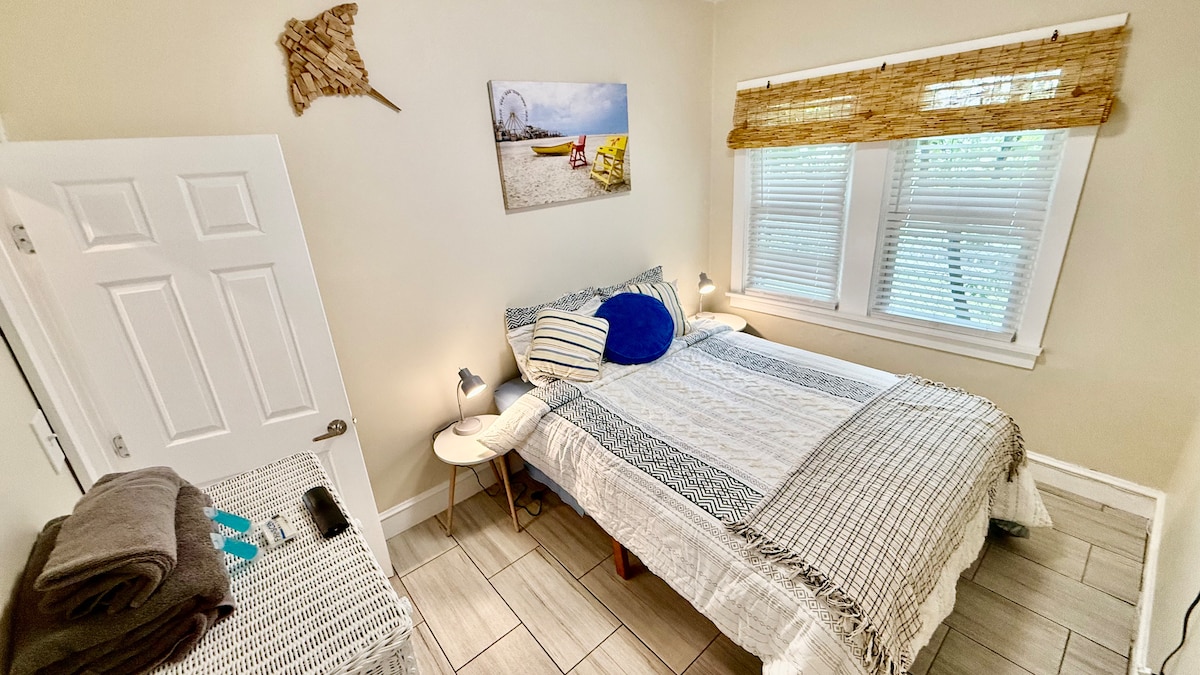 Bedroom 1 image 2