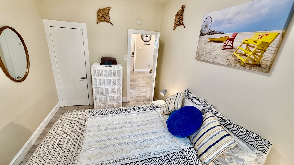 Bedroom 1 image 7
