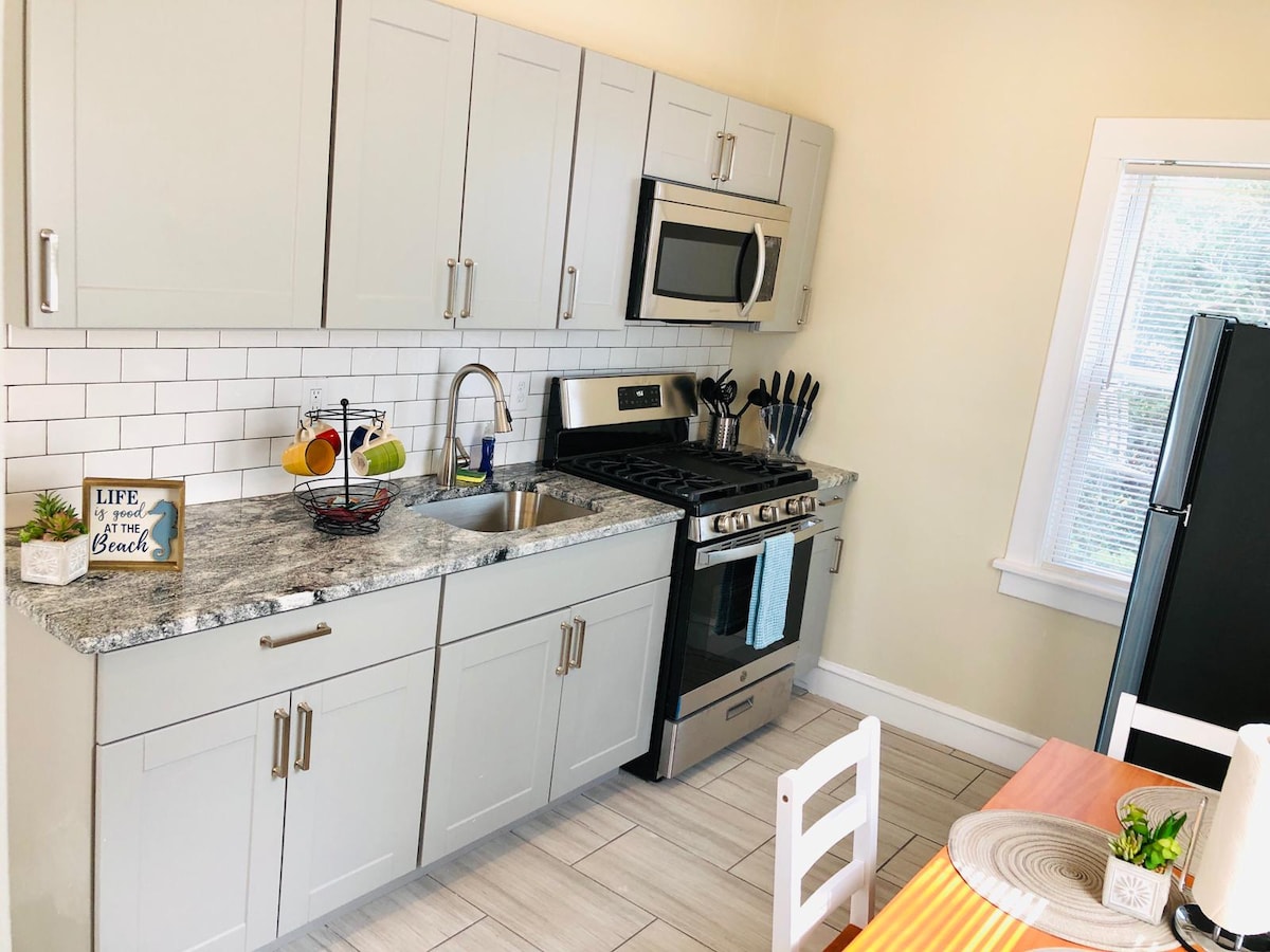 Full kitchen image 2