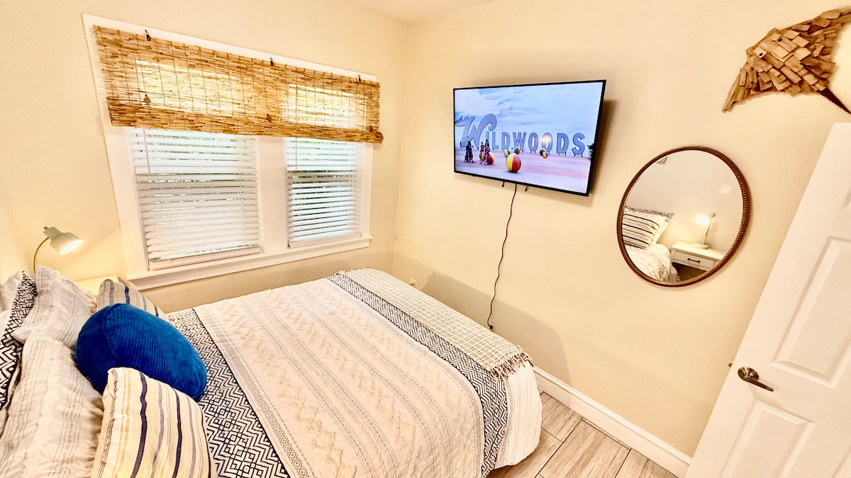 Bedroom 1 image 8