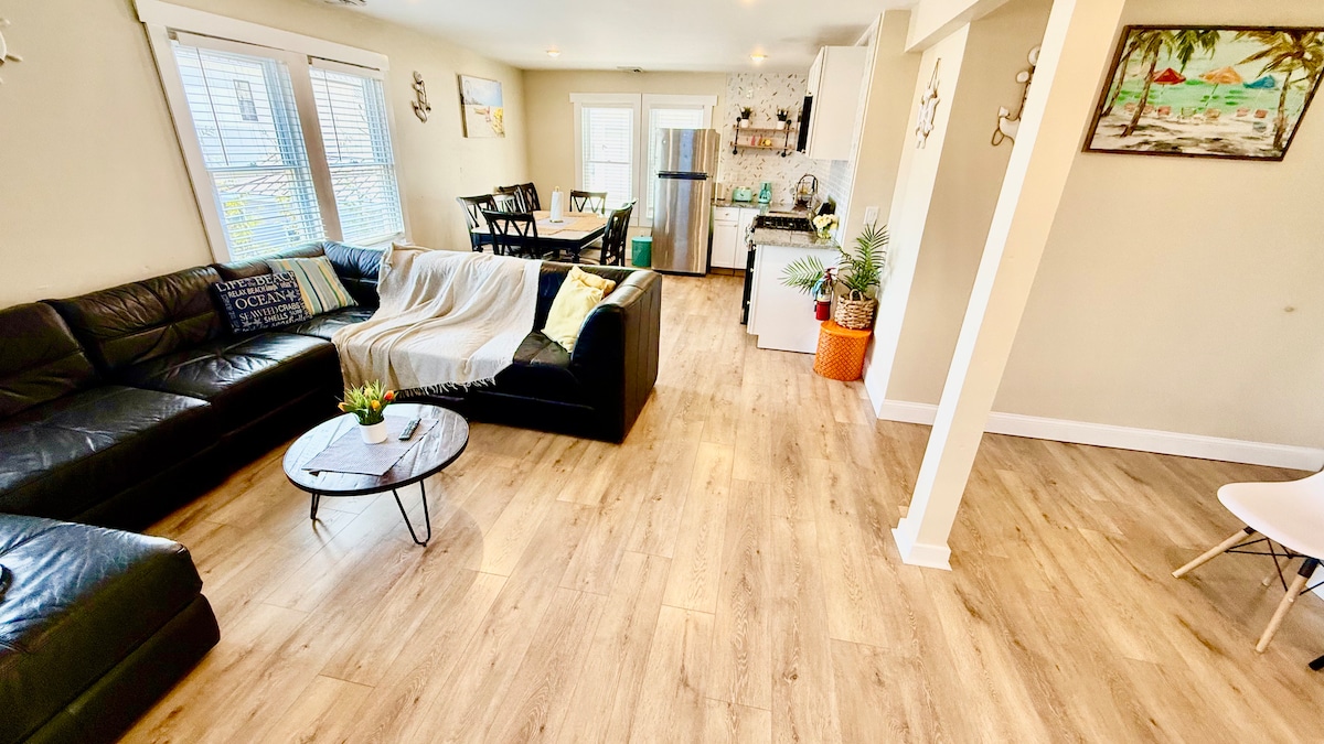 Living room image 7