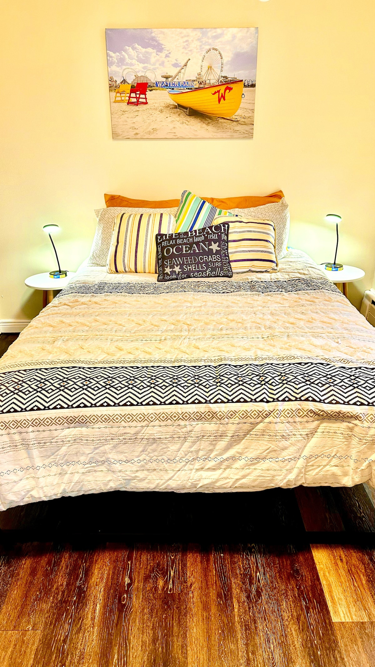 Bedroom 3: Luxurious Queen Bed with Premium Mattress and 55'' TV