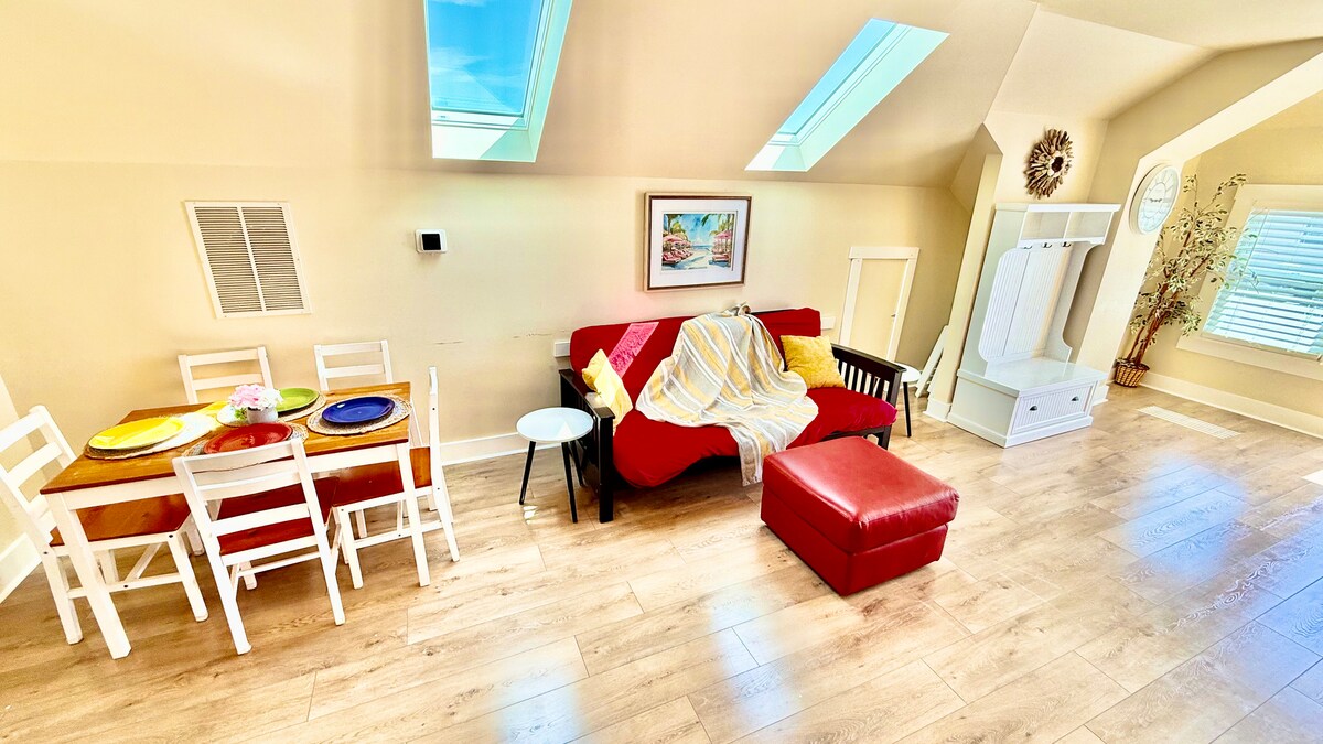 Living room image 7
