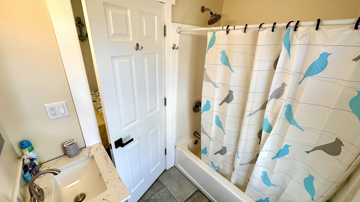 Full Bathroom