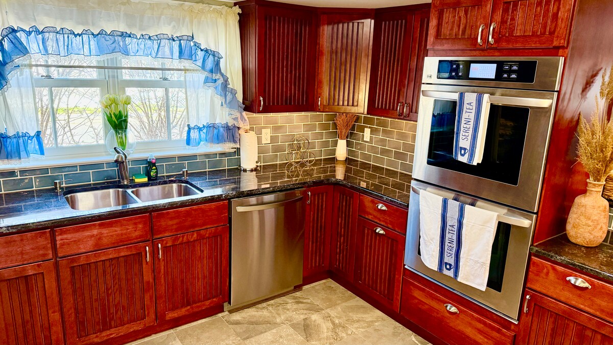 Full kitchen image 1