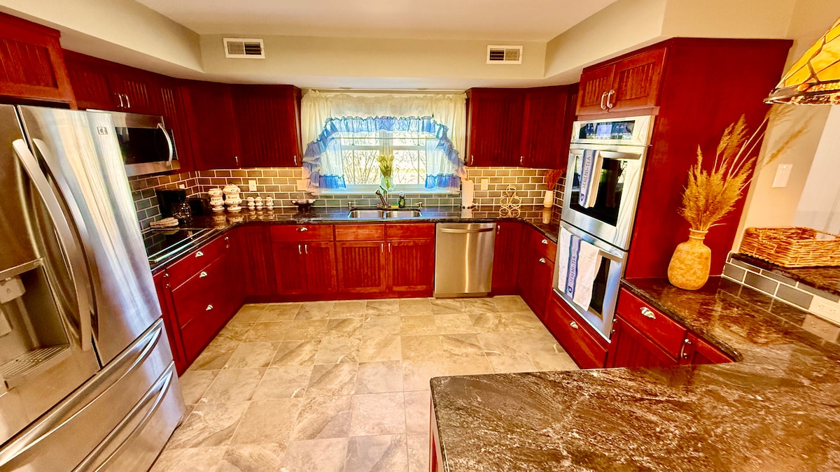 Full kitchen image 7