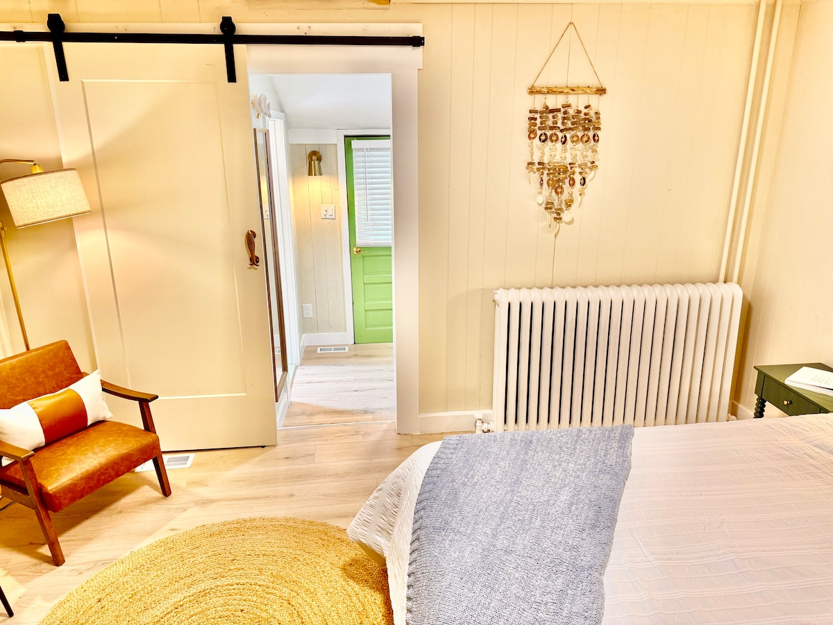 Bedroom image 11