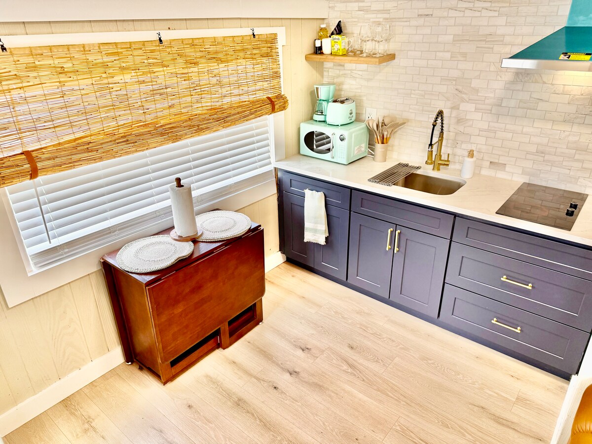 Full kitchen image 1