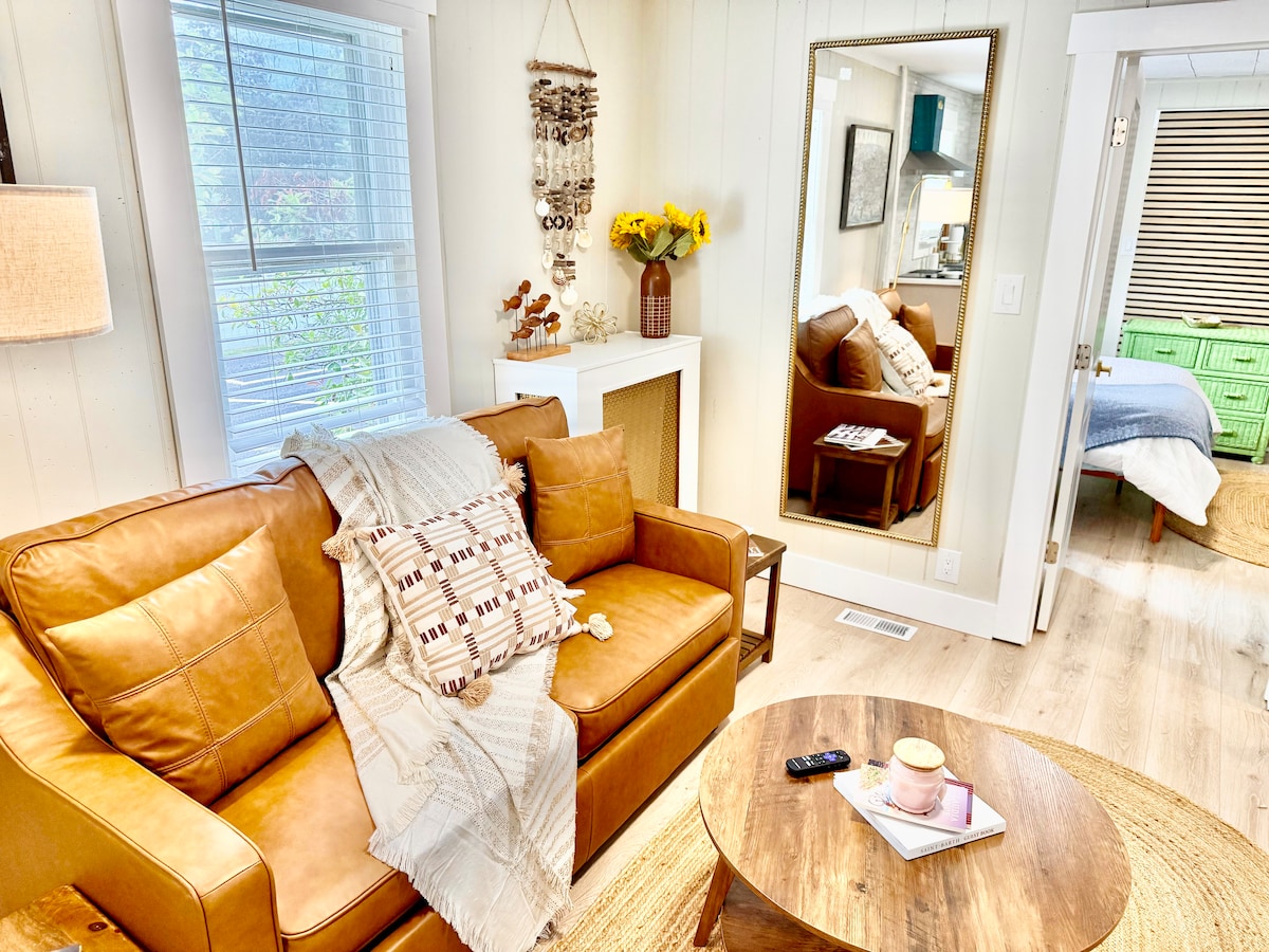 Living room image 8