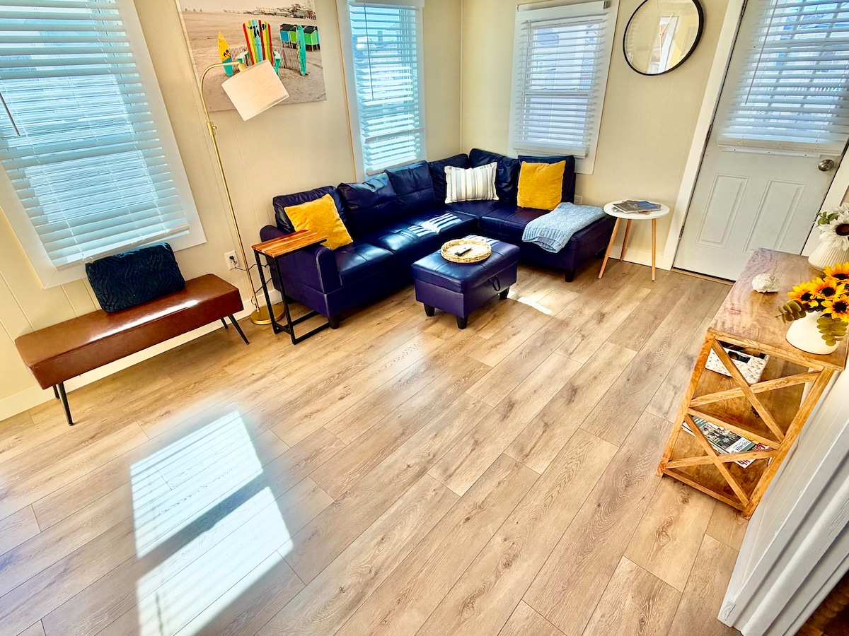 Living room image 7