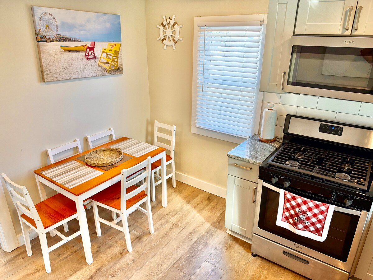 Full kitchen image 4