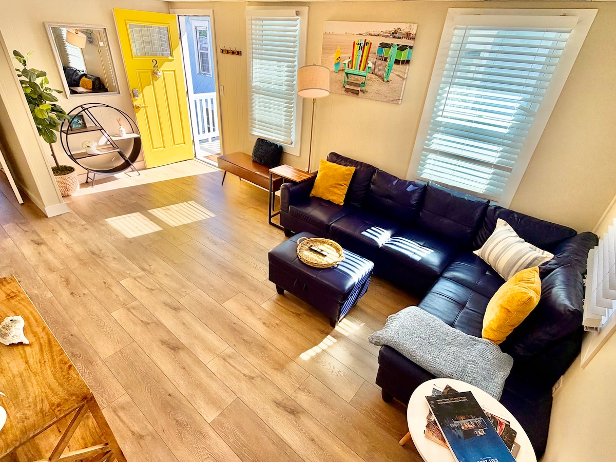 The Shoreline Apartments | Breeze Apt 2