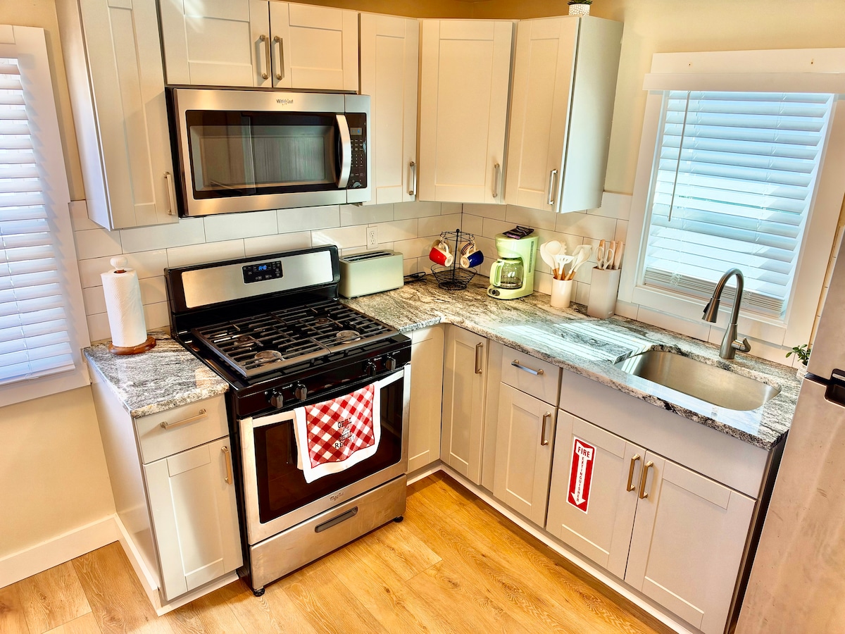 Full kitchen image 5