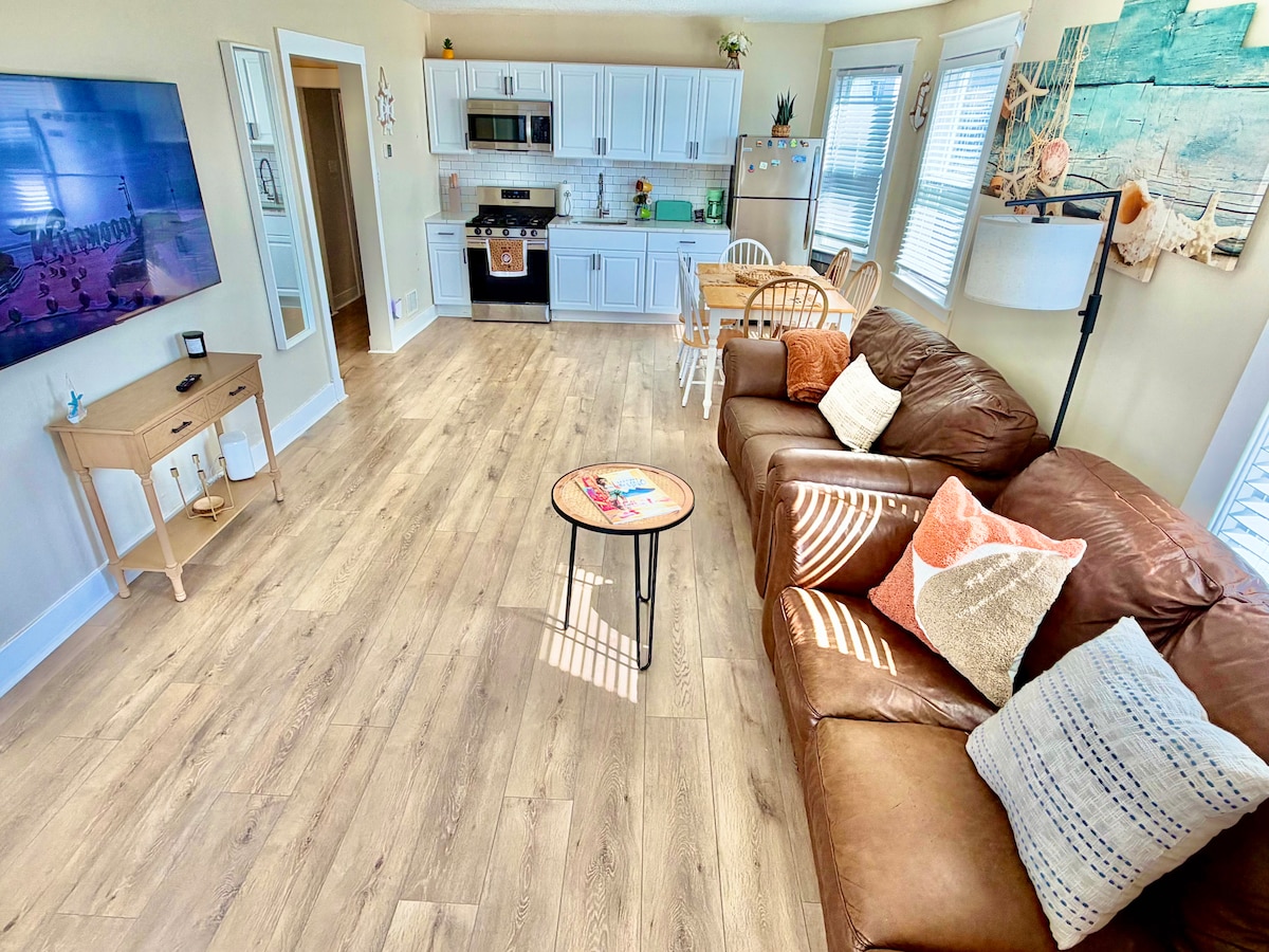 Living room image 16