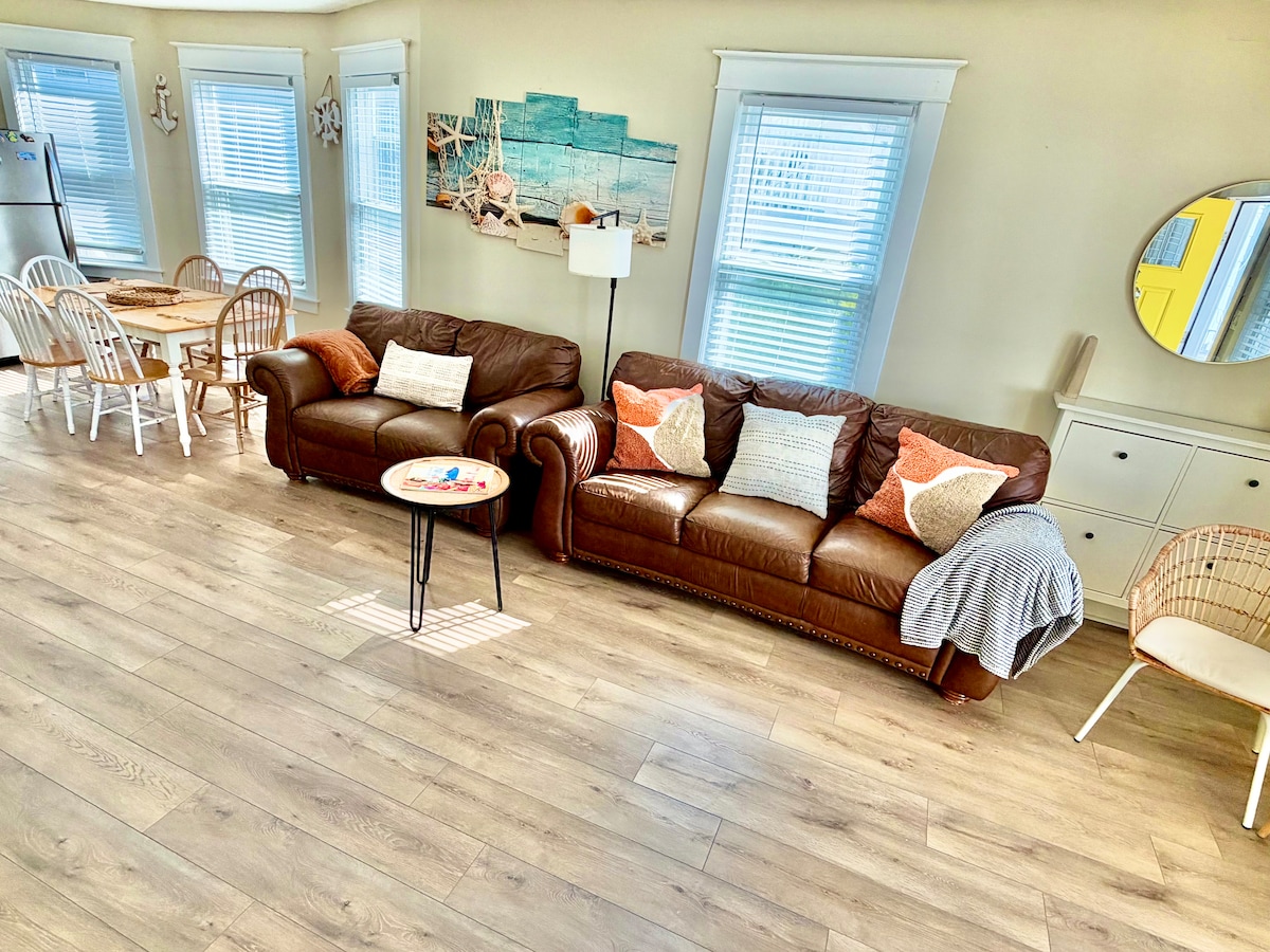 Living room image 13