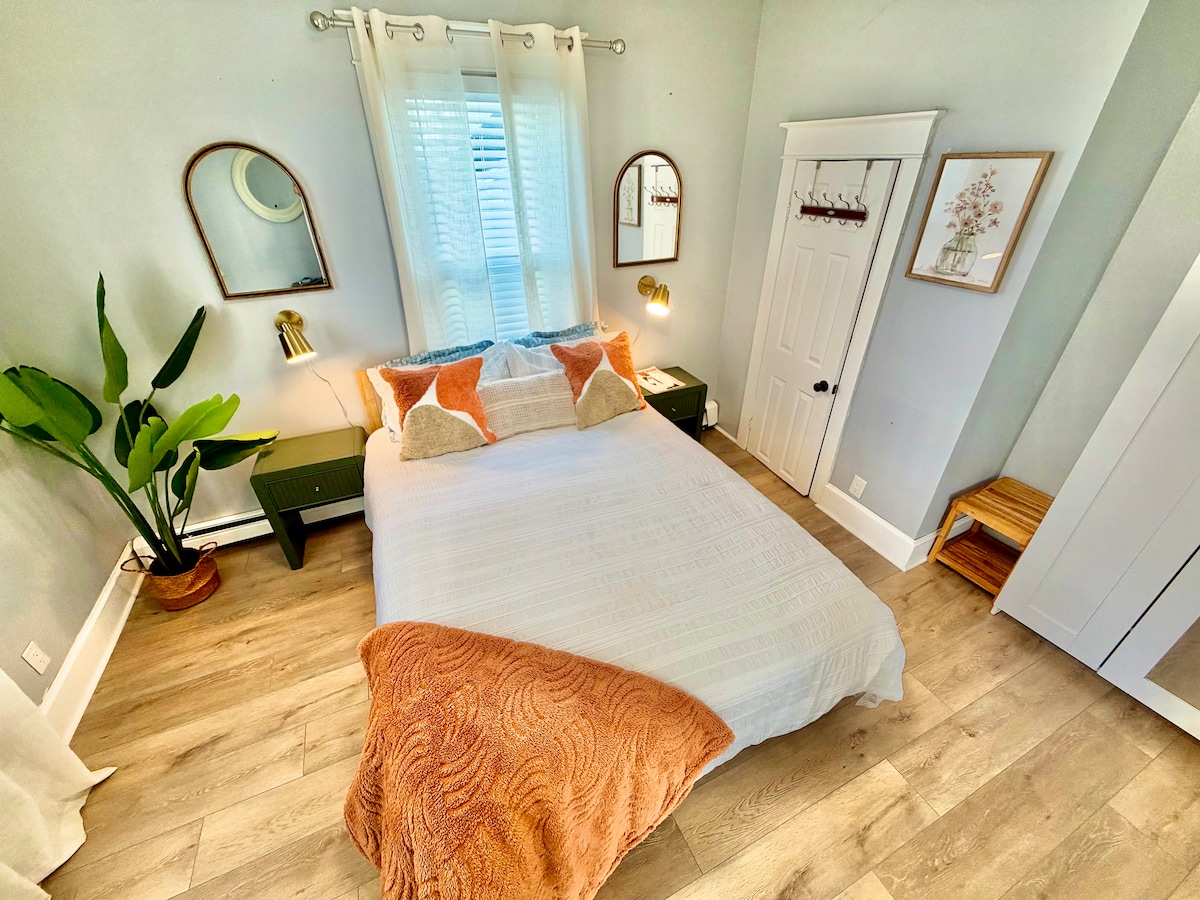 Bedroom 1 image 2