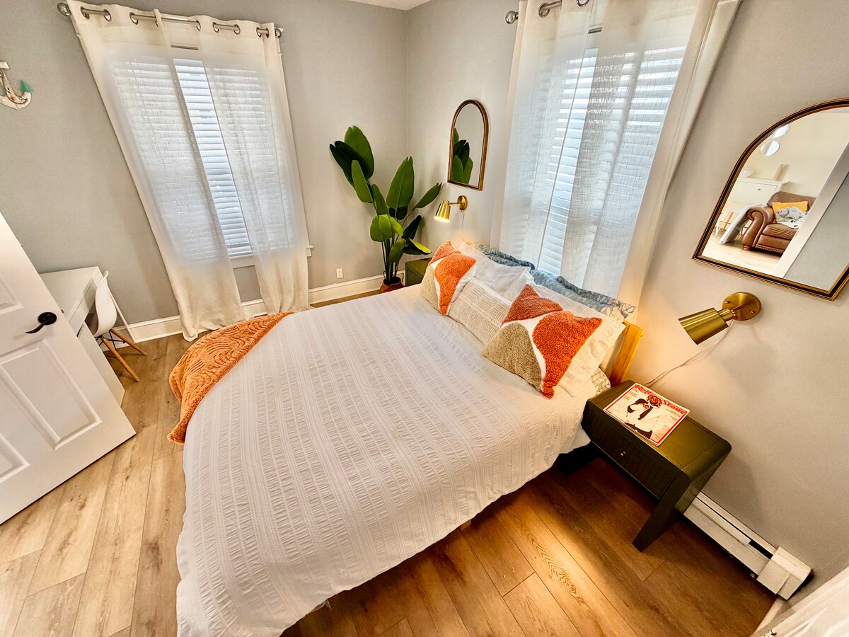 Bedroom 1 image 4