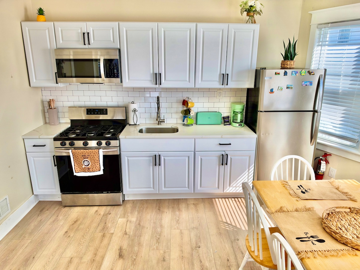 Full kitchen image 1