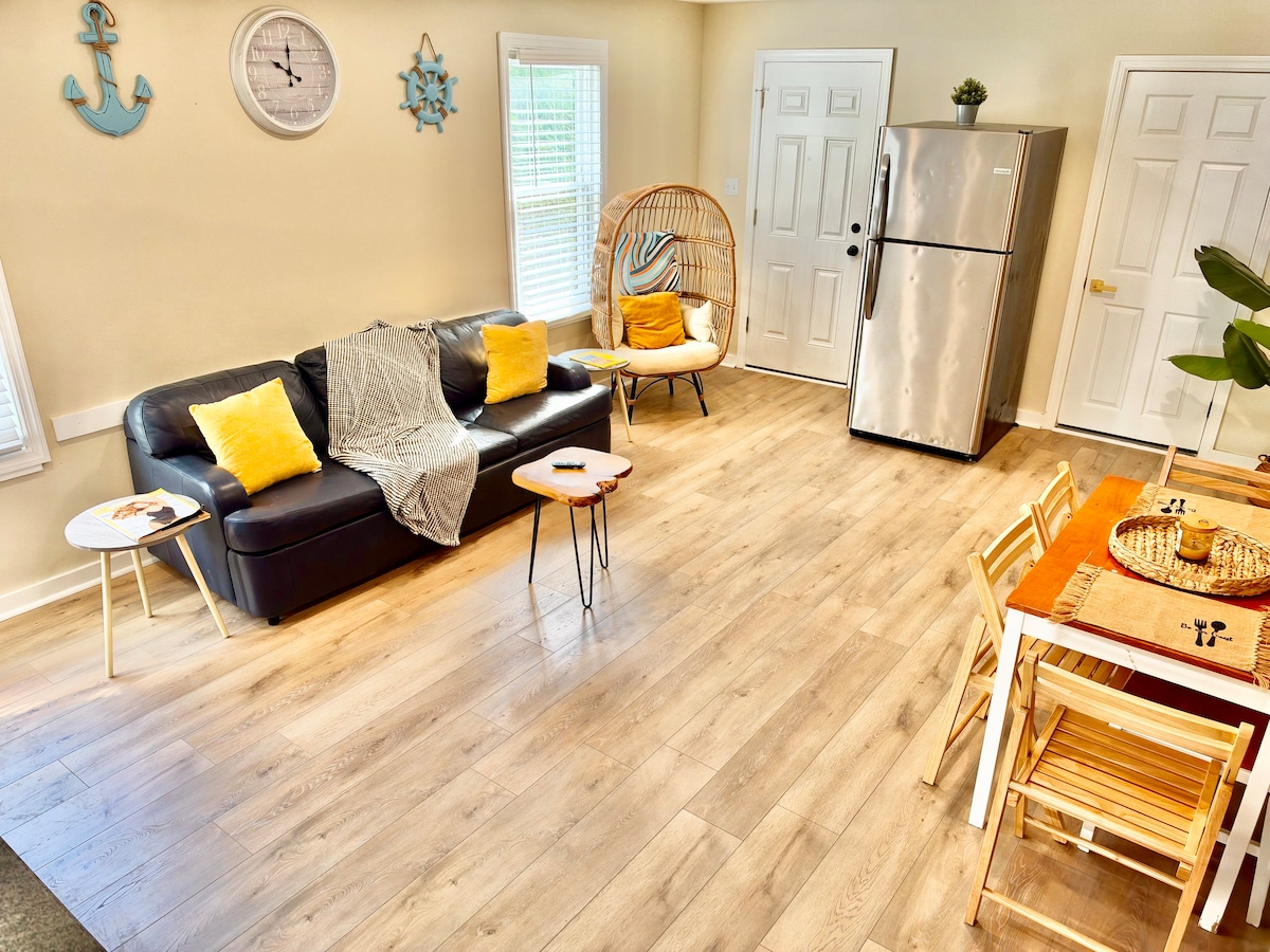The Taylor House | Suite 1 – Sea Glass