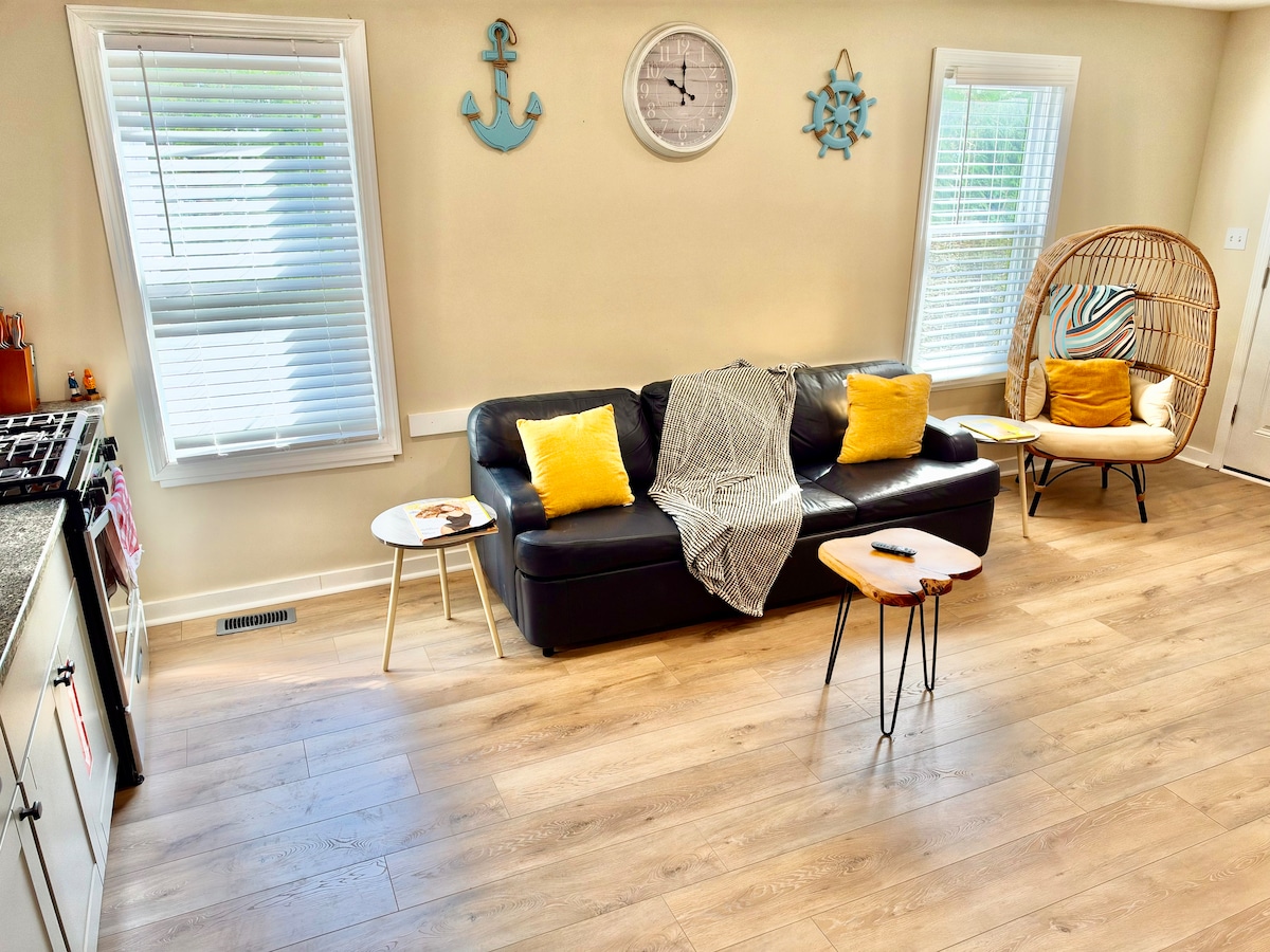 Living room image 7