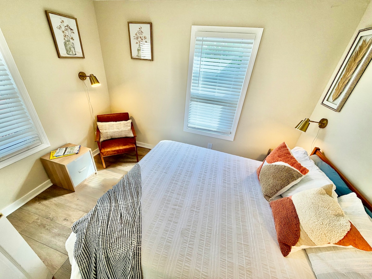 Bedroom 1 image 6