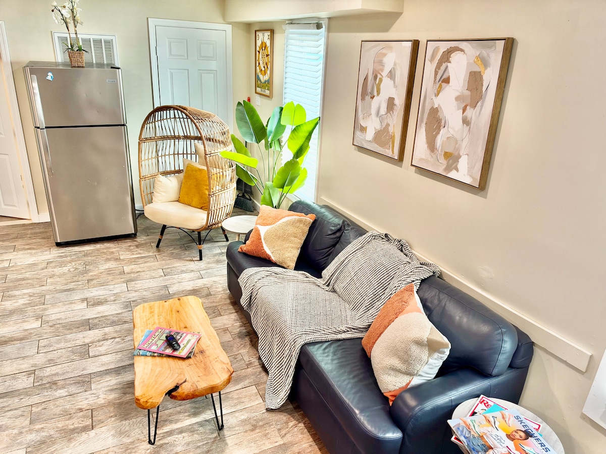 Living room image 3