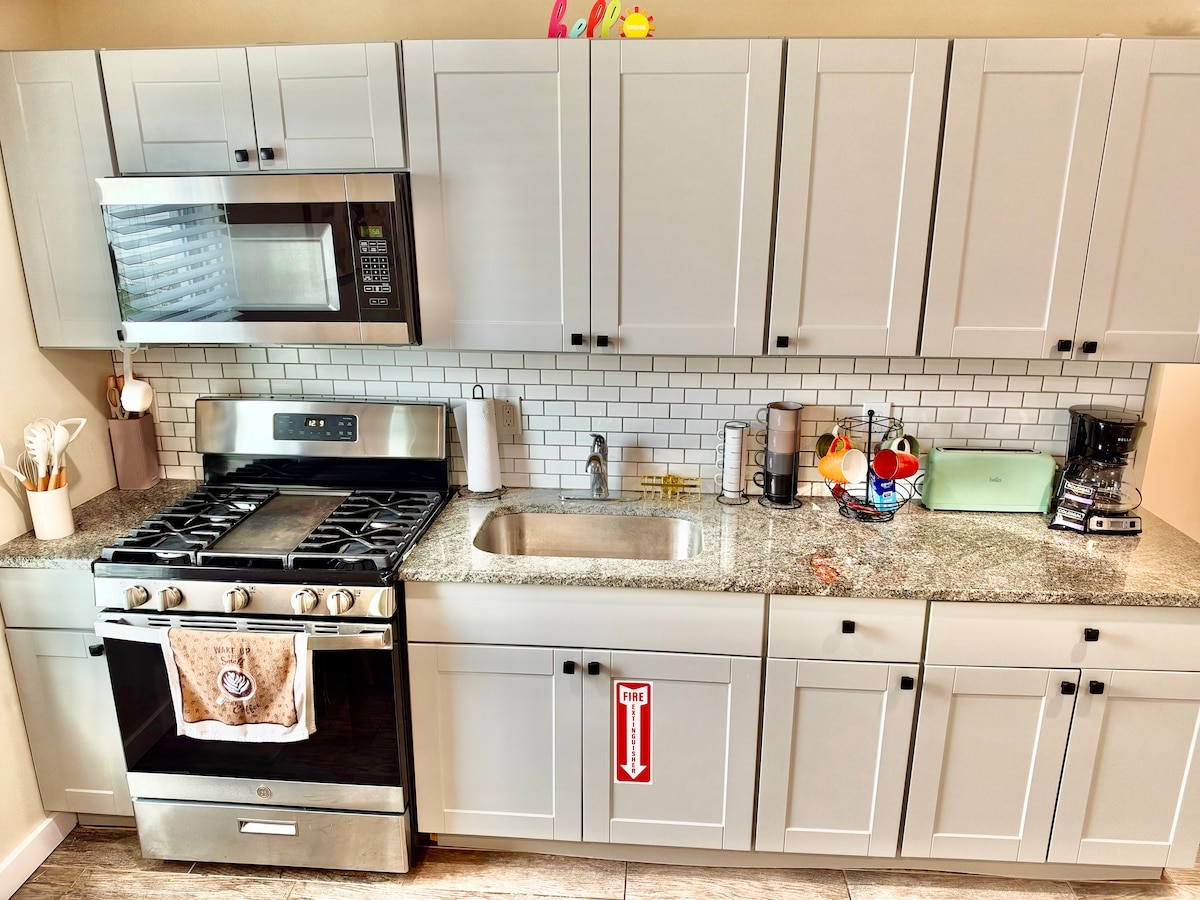 Full kitchen image 3
