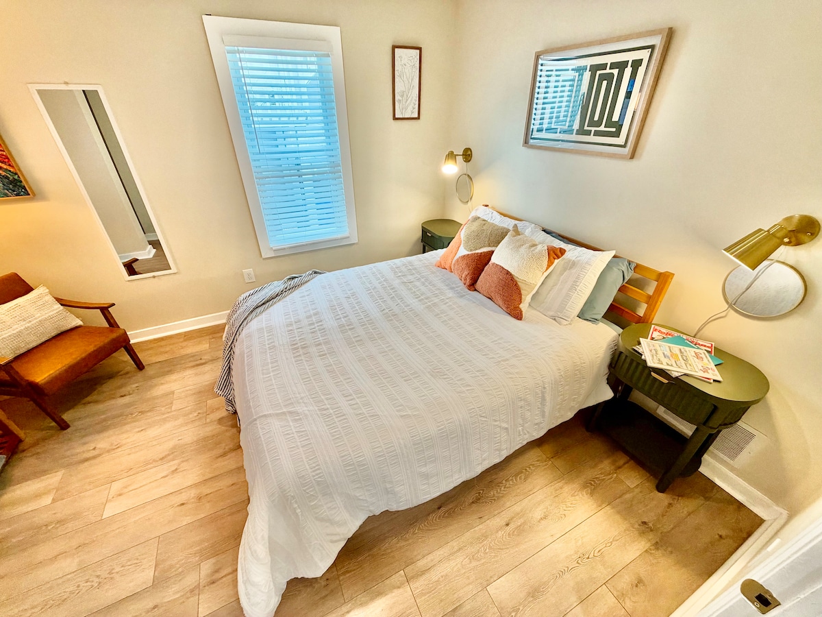 Bedroom 1 image 2