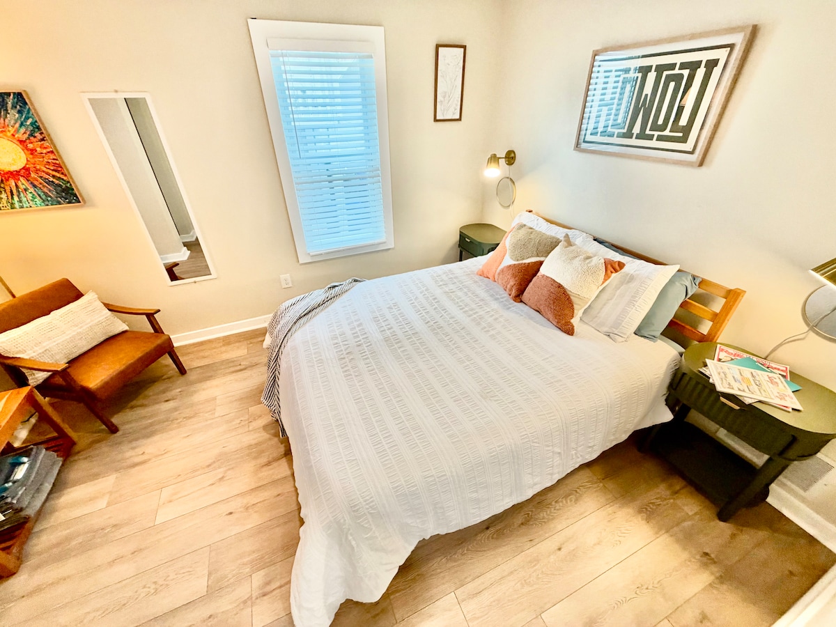 Bedroom 1 image 6