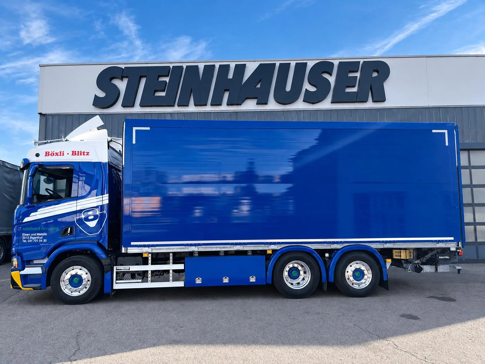 Fahrzeug mit Kofferaufbau von Steinhauser (Bild 3)