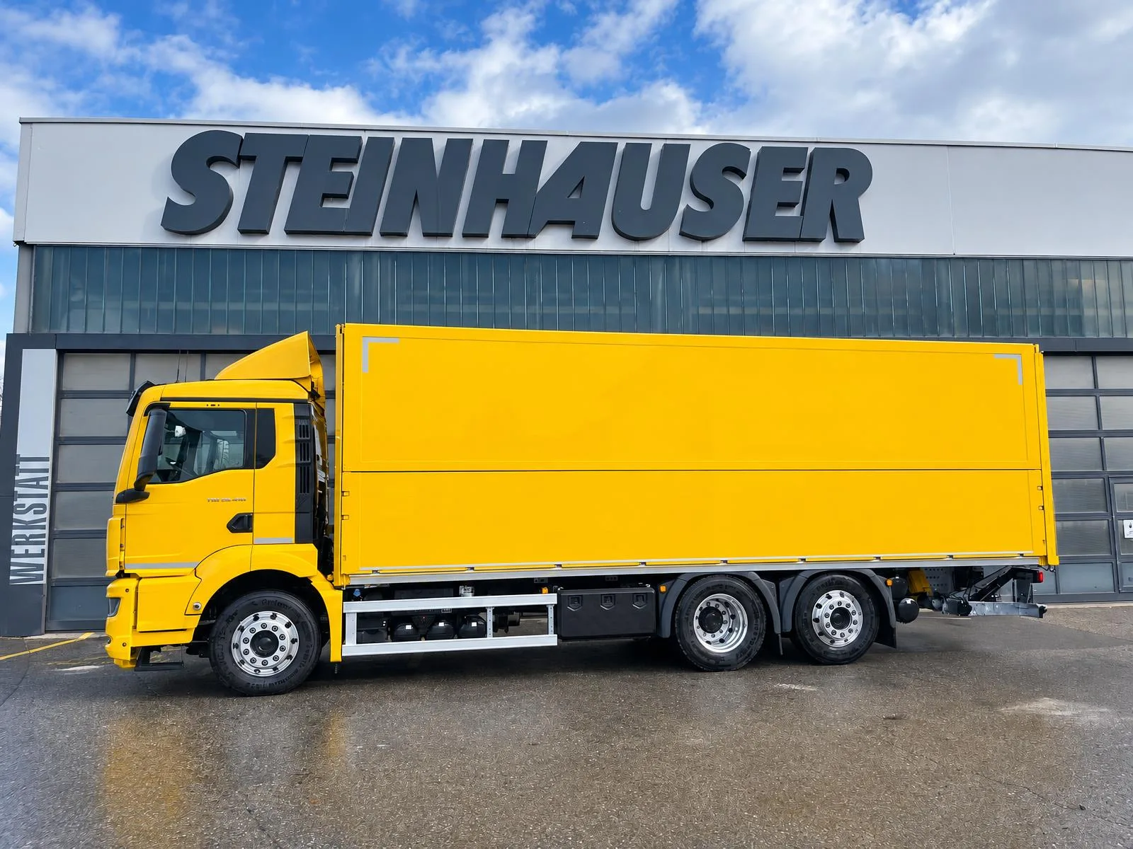 Fahrzeug mit Kofferaufbau von Steinhauser (Bild 6)