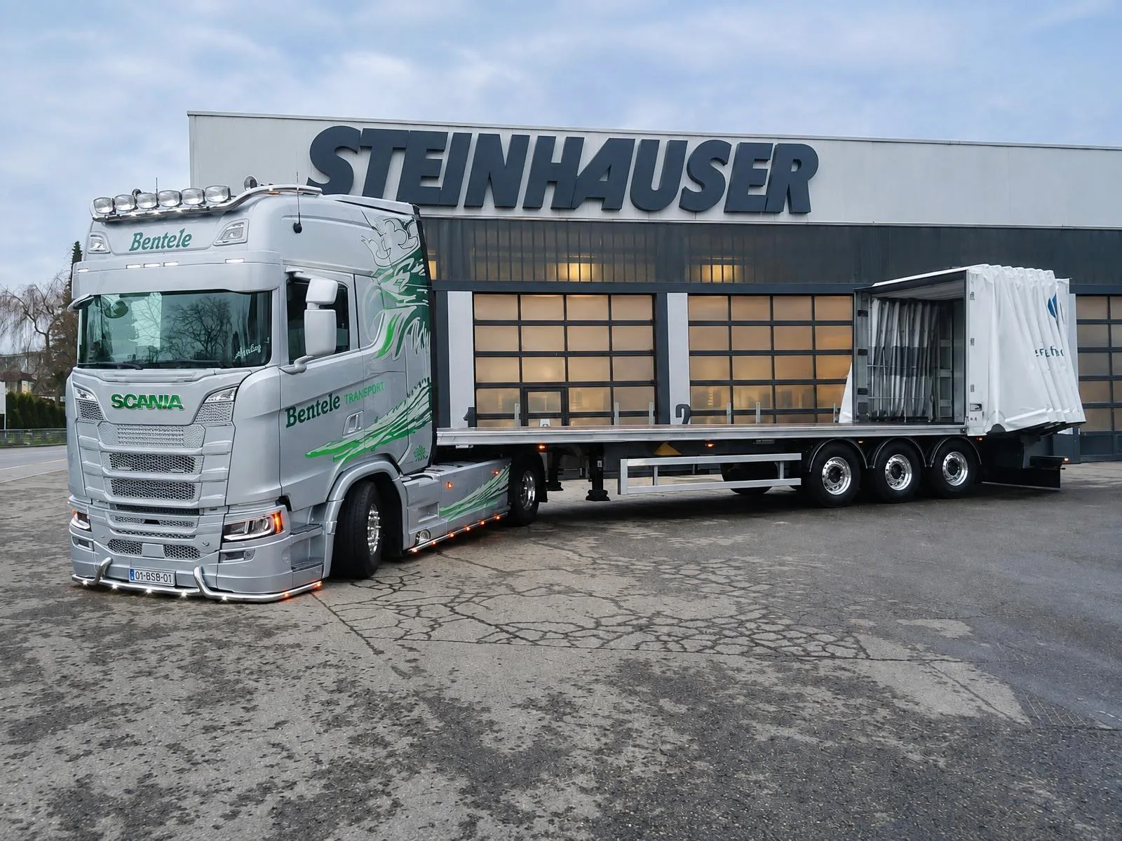 Schiebebuegelauflieger von Steinhauser