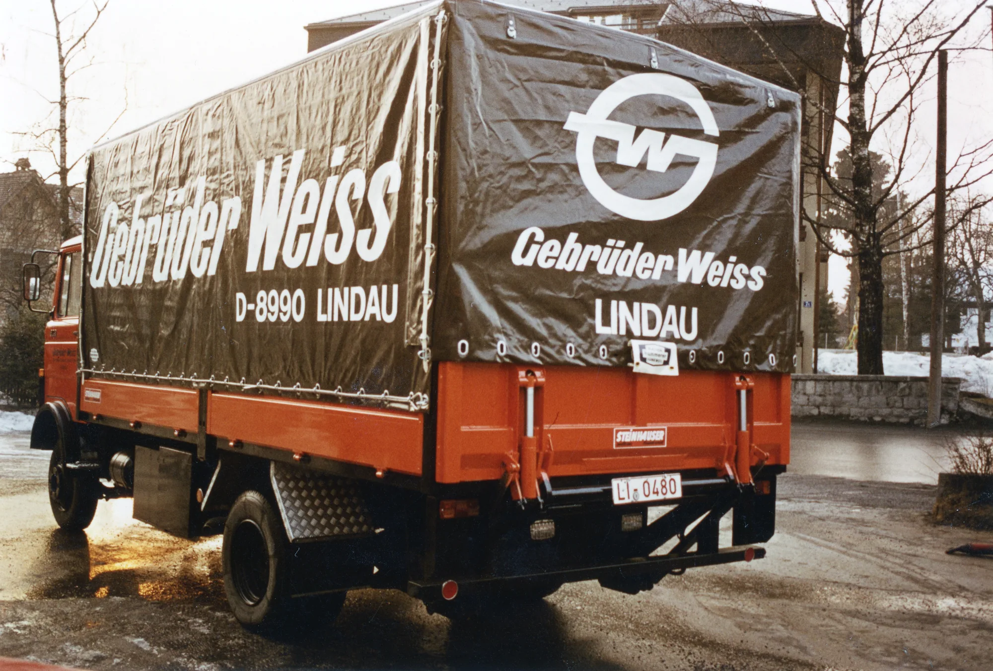 Planen-Lkw von Gebrüder Weiss Lindau