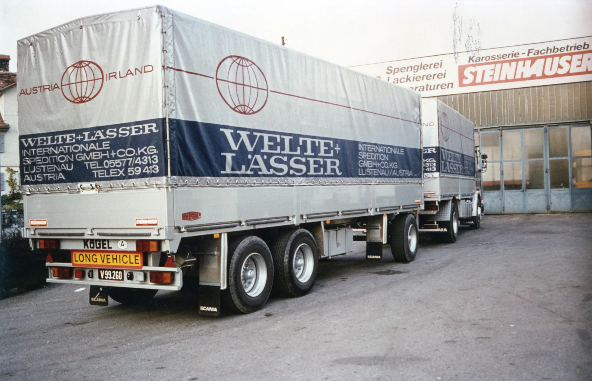 Hängerzug von Welte-Lasser mit Planenaufbauten