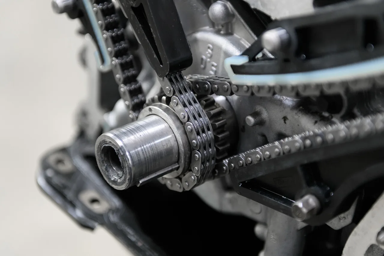 Heavy duty accessory drive belt and pulley components