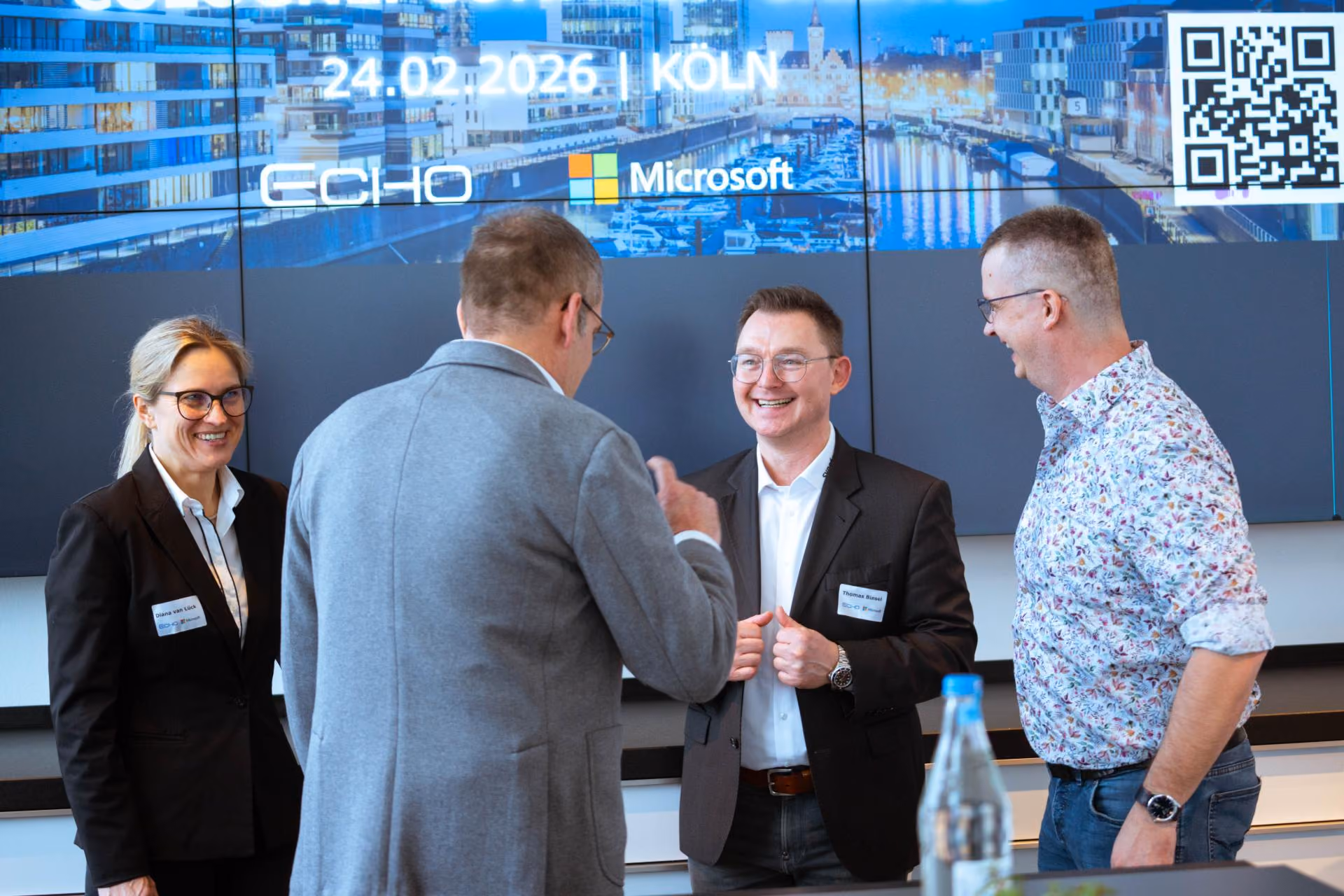 Menschen im Gespräch beim ECHO-Netzwerktreffen