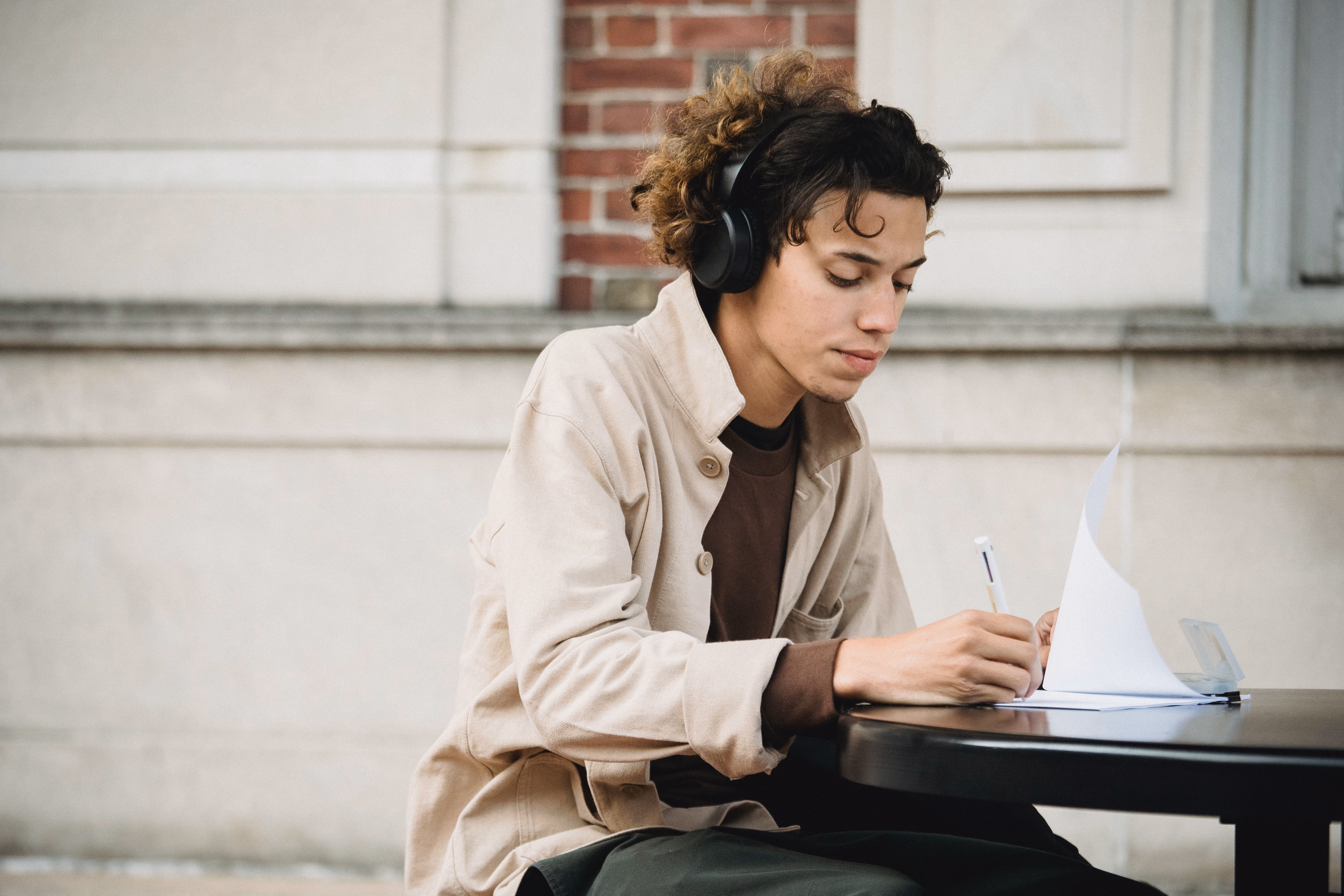 6 Stärken Introvertierter: Diese Vorteile bringt das „Stille“ im Job mit sich