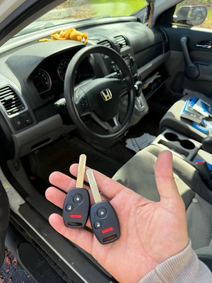 Honda replacement car keys made by mobile locksmith in Vancouver, WA