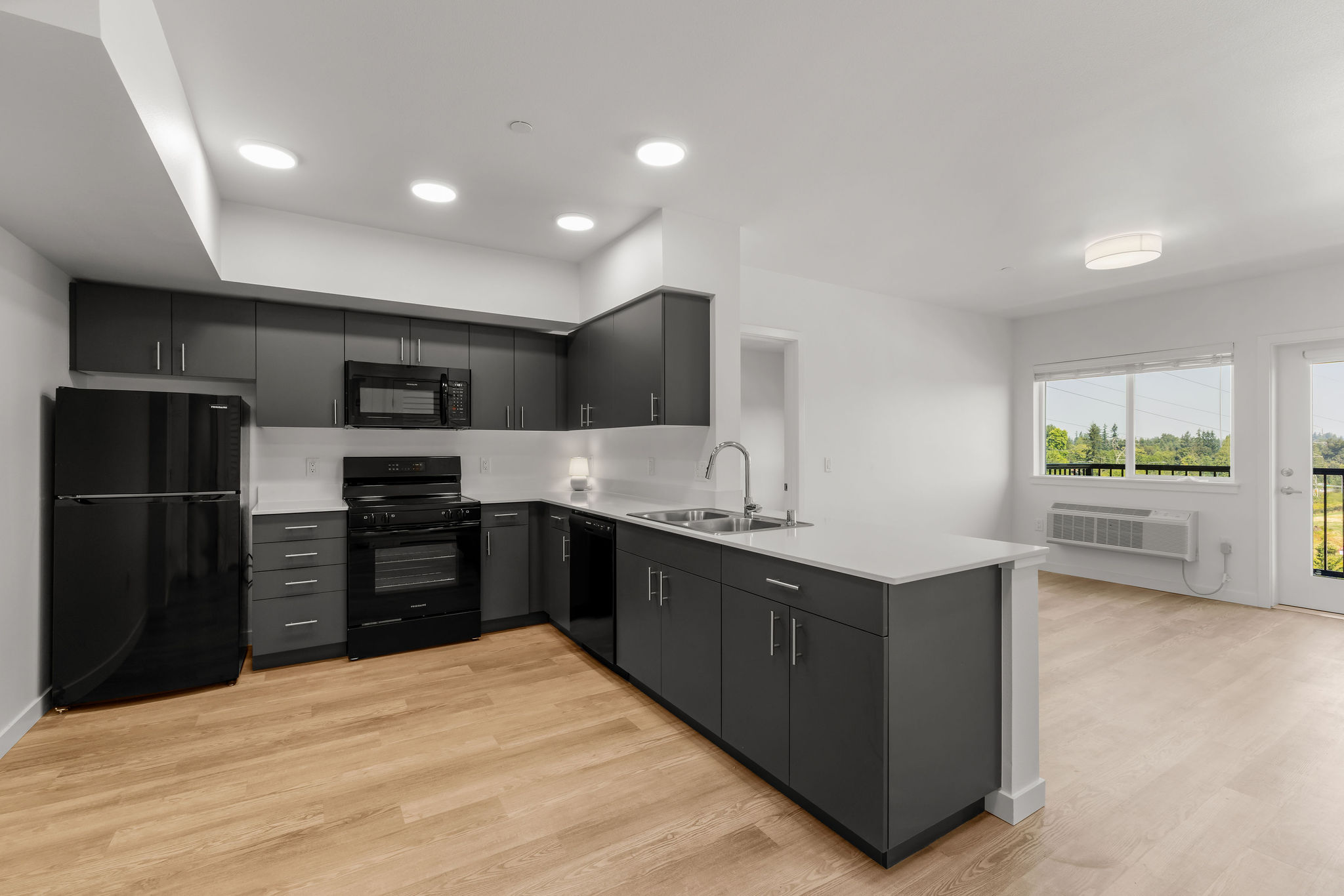 Unfurnished one bedroom unit with modern colors and bright lighting
