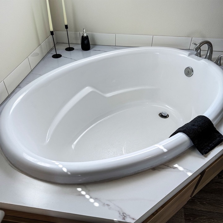 Soaking tub