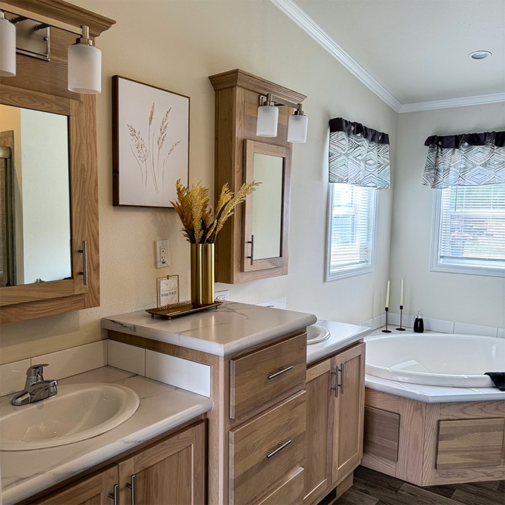 Wood Manor · bath