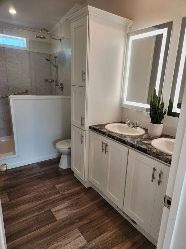 Additional home model photo