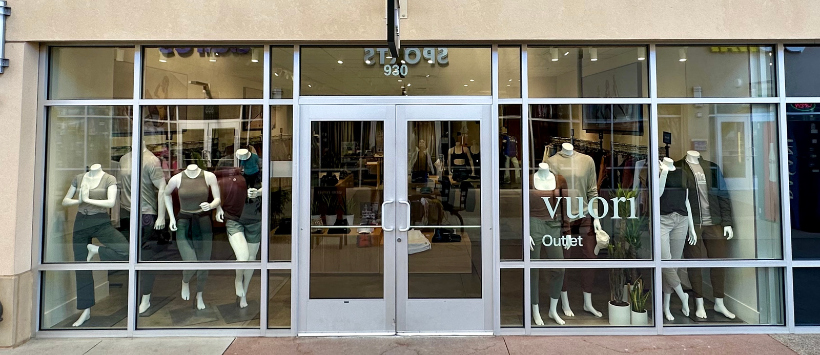 Closer exterior entrance view of Vuori Westgate Outlets in Glendale, Arizona