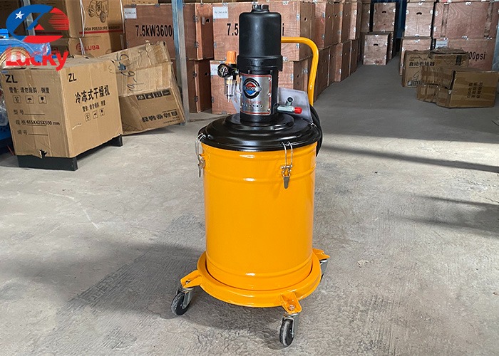 Máy bơm mỡ khí nén Kocu Gz-85B 45 lít cho gara chuyên nghiệp