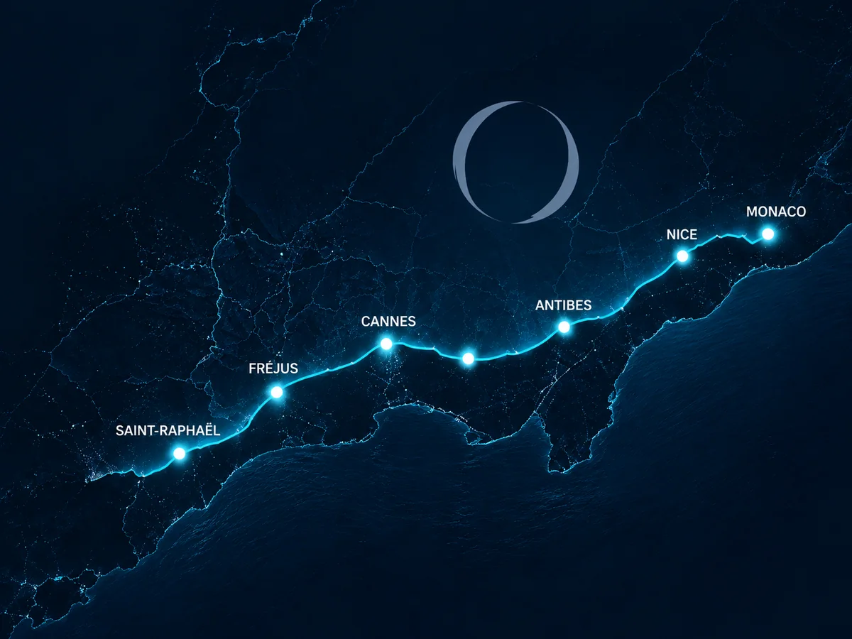 Carte lumineuse de la Côte d’Azur reliant Saint-Raphaël, Fréjus, Cannes, Antibes, Nice et Monaco, avec le logo OMNIA en médaillon