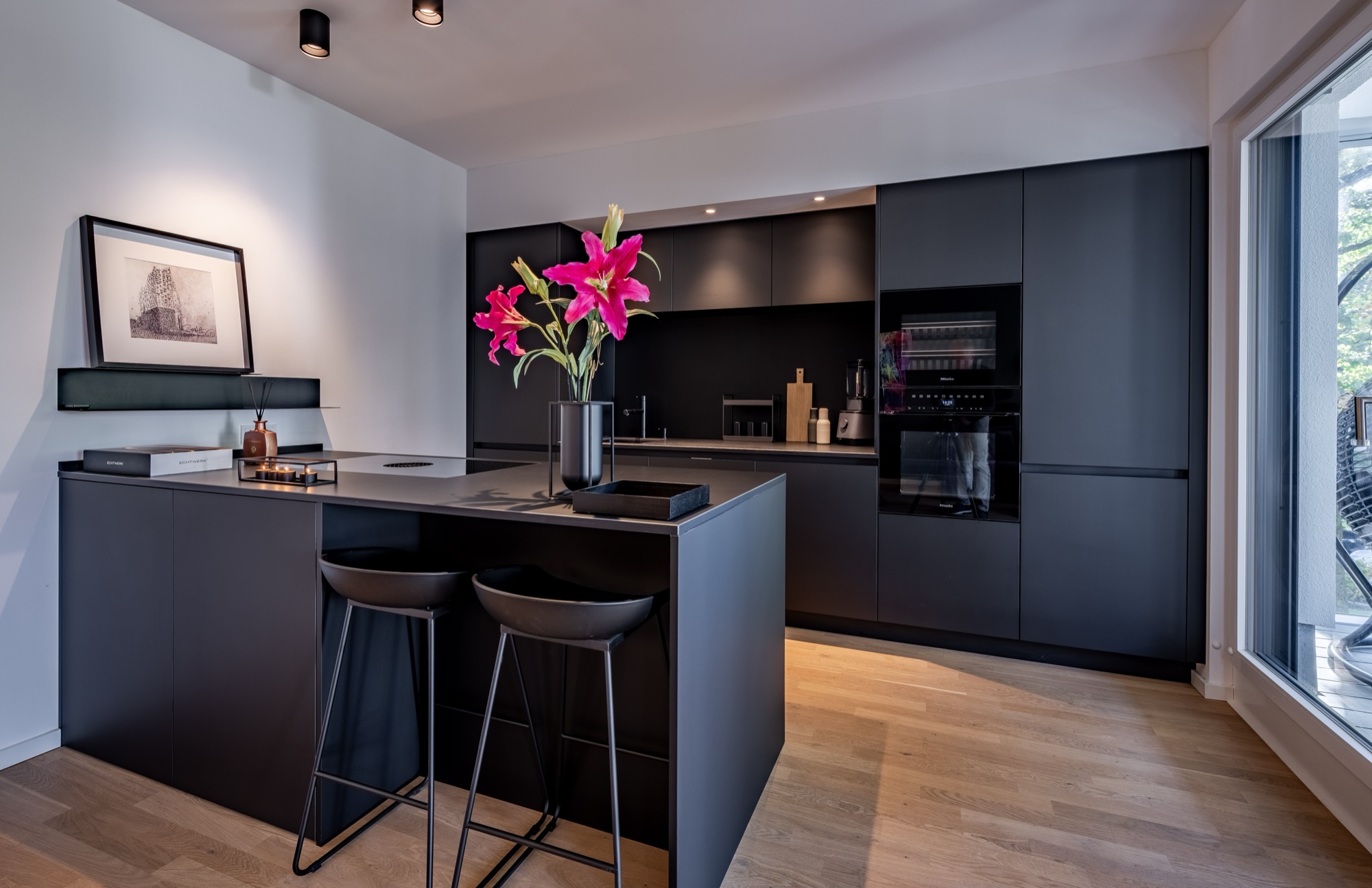 Design-Küche mit Miele-Geräten
