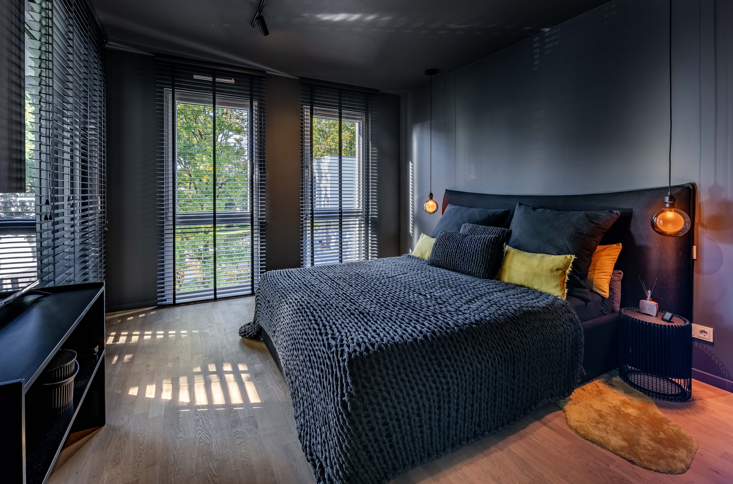 Großzügiges Schlafzimmer