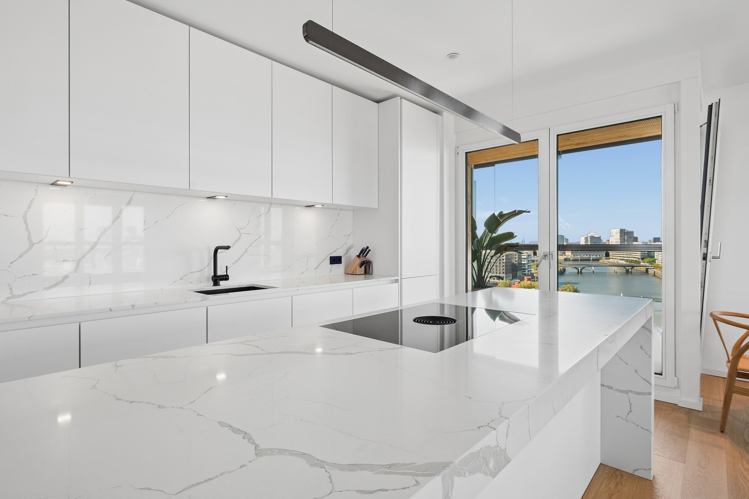Siematic-Küche mit Miele-Geräten – Versmannstraße 2 – Roots 10 OG