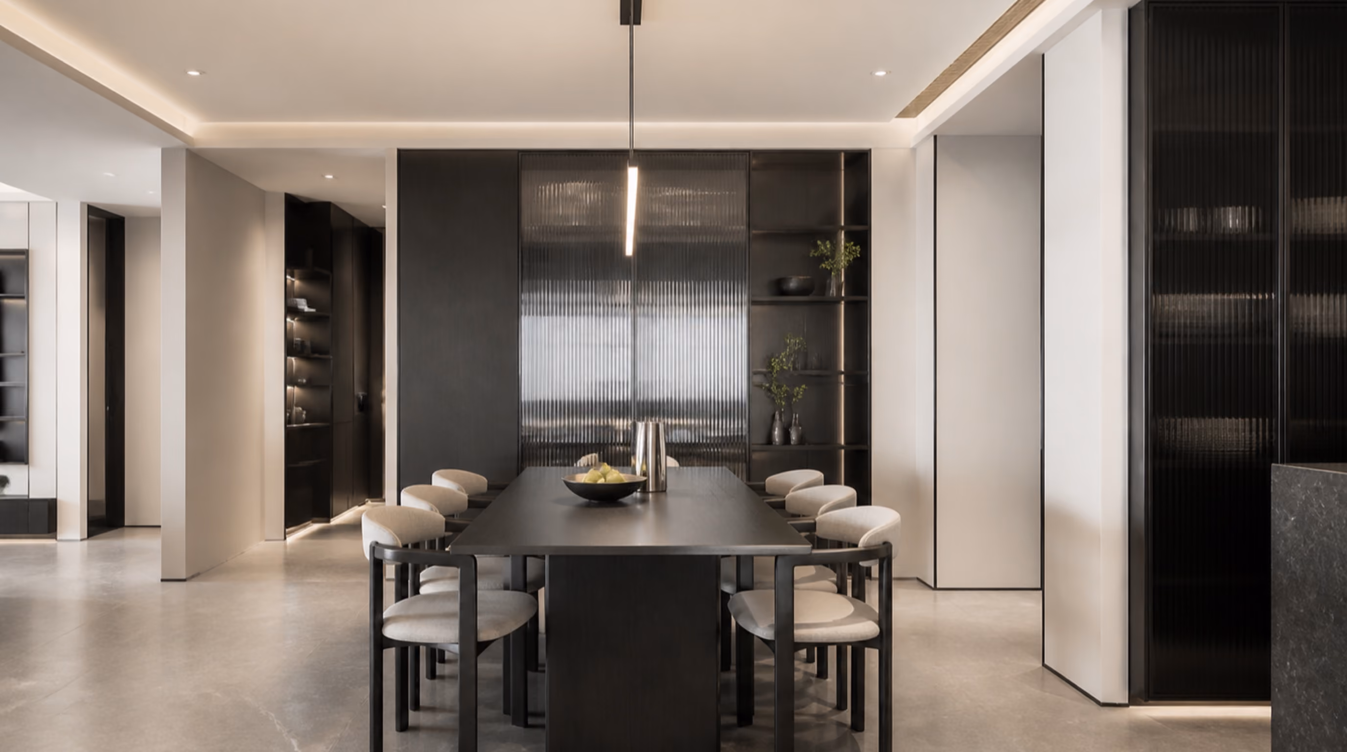Graphic monochrome contemporary interior inspiration for Khatib homes, photo 9