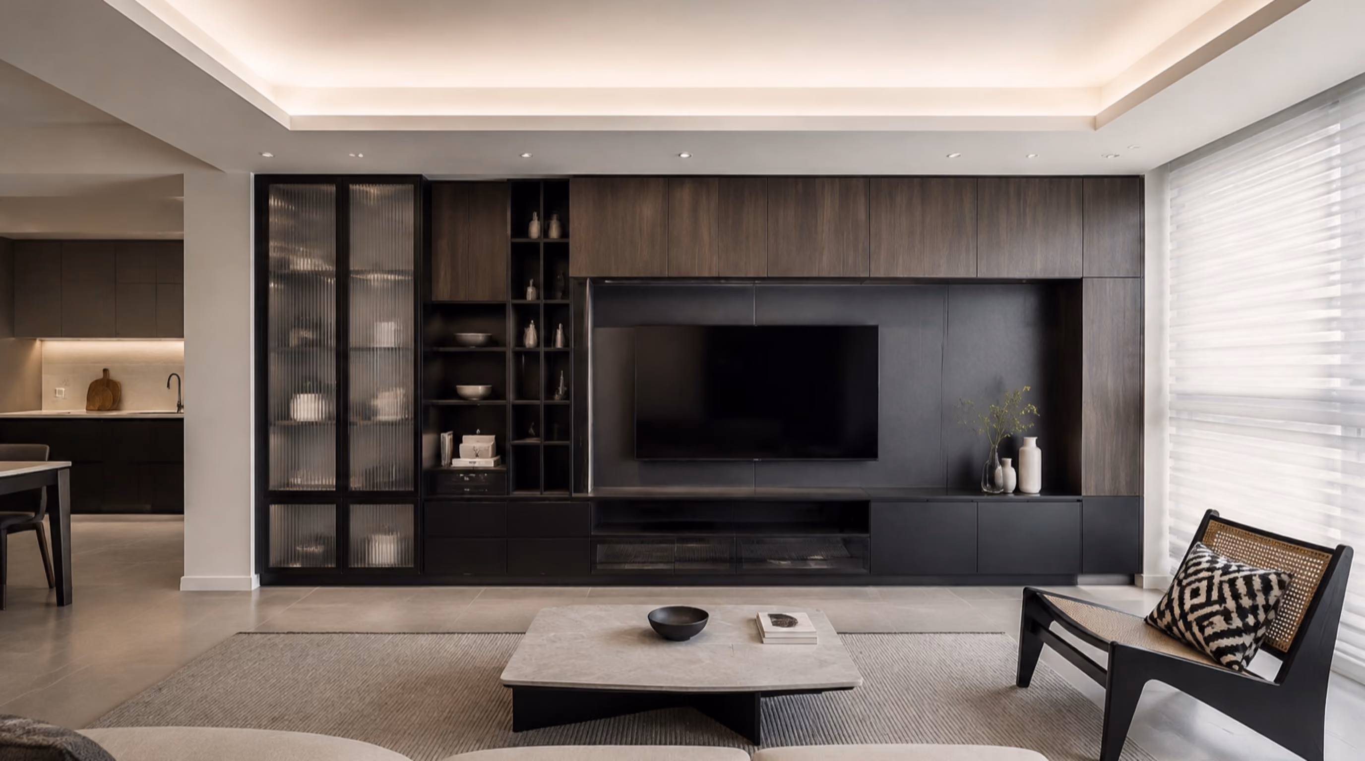 Graphic monochrome contemporary interior inspiration for Khatib homes, photo 4